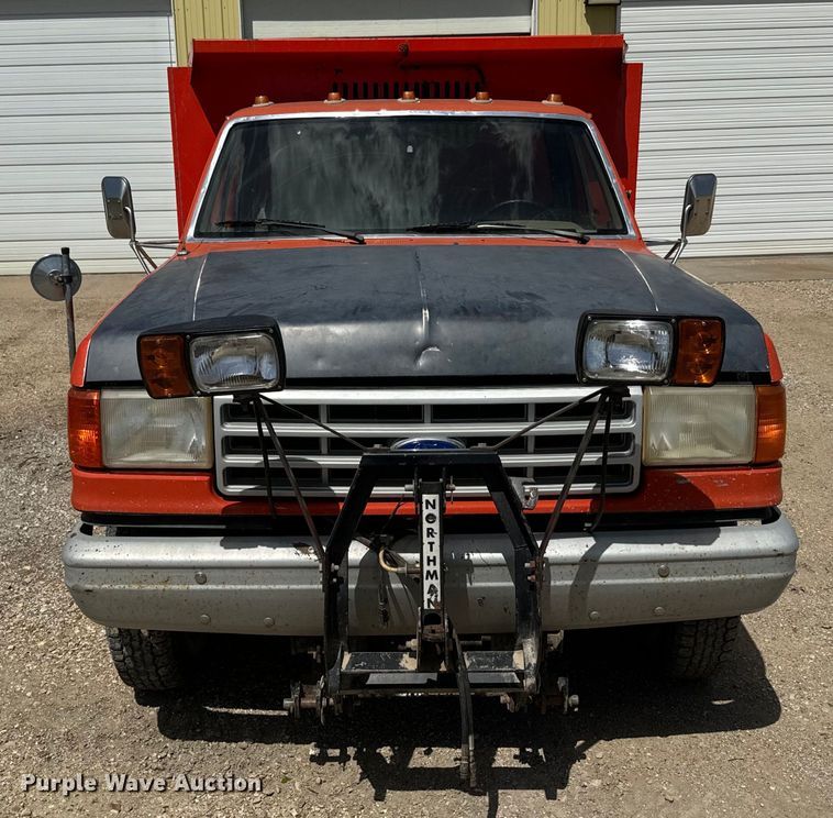 image for item EH5467 1991 Ford F450 Super Duty dump truck