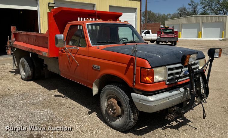 image for item EH5467 1991 Ford F450 Super Duty dump truck