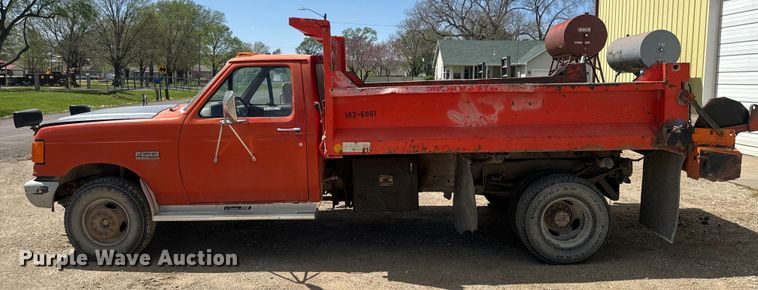 image for item EH5467 1991 Ford F450 Super Duty dump truck