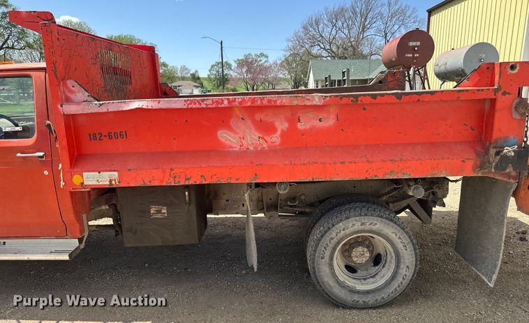 image for item EH5467 1991 Ford F450 Super Duty dump truck