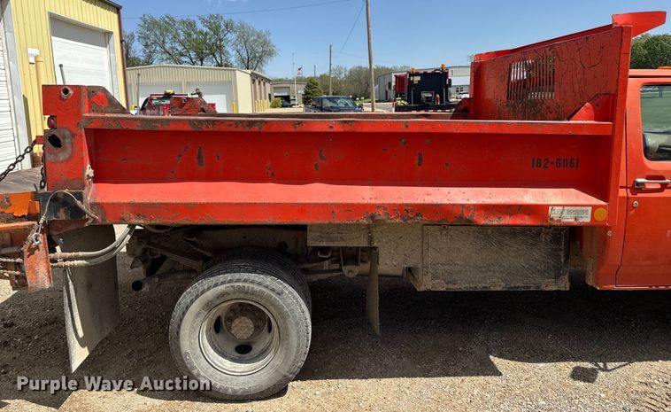 image for item EH5467 1991 Ford F450 Super Duty dump truck