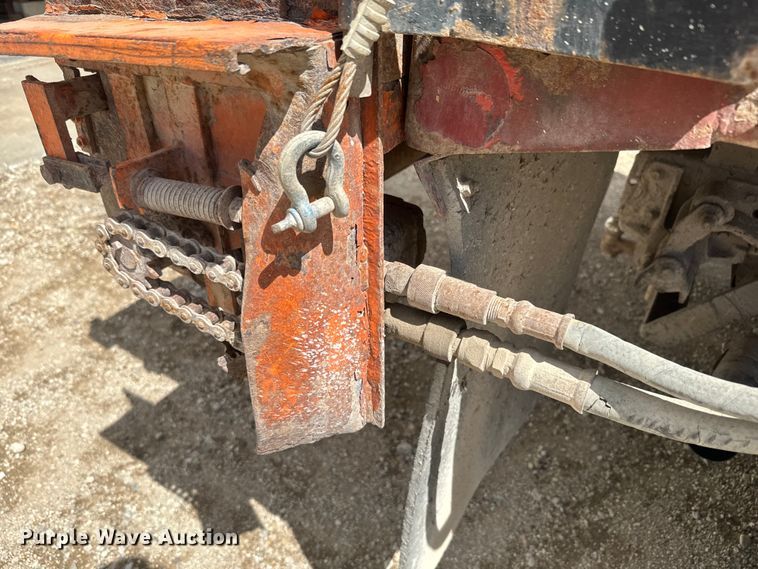 image for item EH5467 1991 Ford F450 Super Duty dump truck