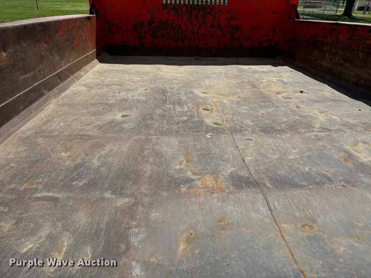 image for item EH5467 1991 Ford F450 Super Duty dump truck