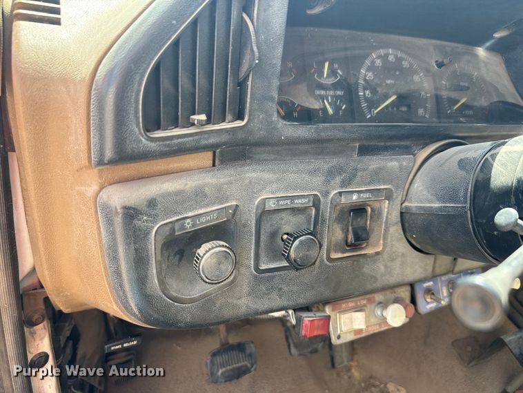 image for item EH5467 1991 Ford F450 Super Duty dump truck