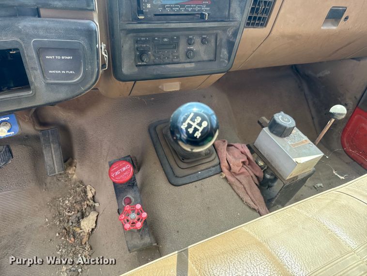 image for item EH5467 1991 Ford F450 Super Duty dump truck