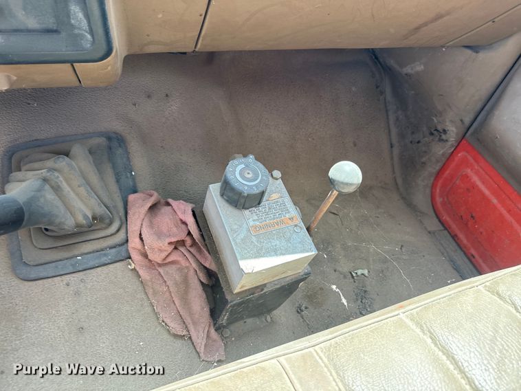 image for item EH5467 1991 Ford F450 Super Duty dump truck