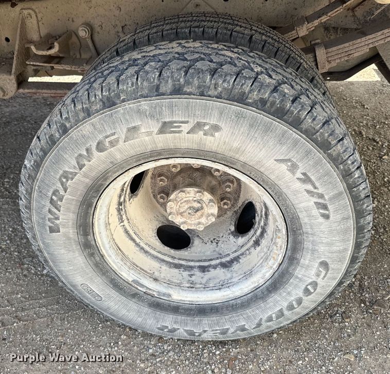 image for item EH5467 1991 Ford F450 Super Duty dump truck