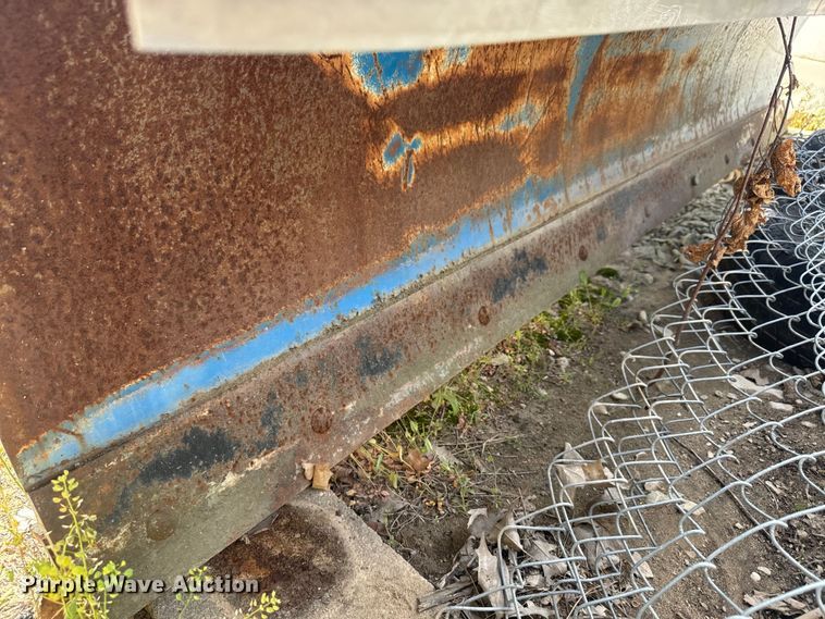 image for item EH5467 1991 Ford F450 Super Duty dump truck