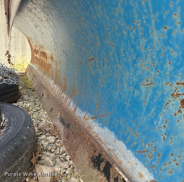 image for item EH5467 1991 Ford F450 Super Duty dump truck