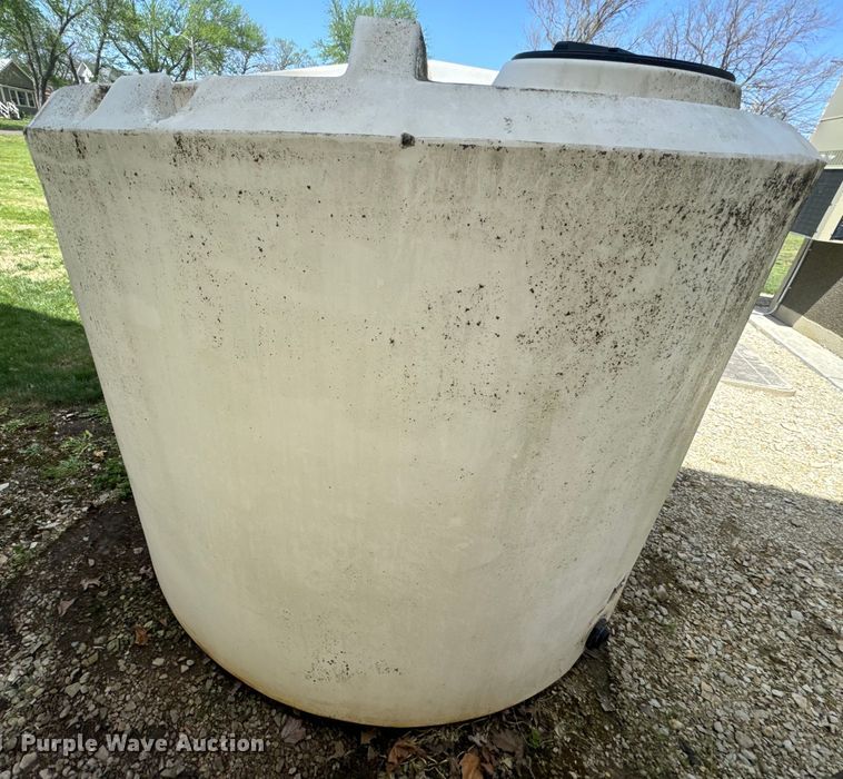 image for item EH5468 Poly tank