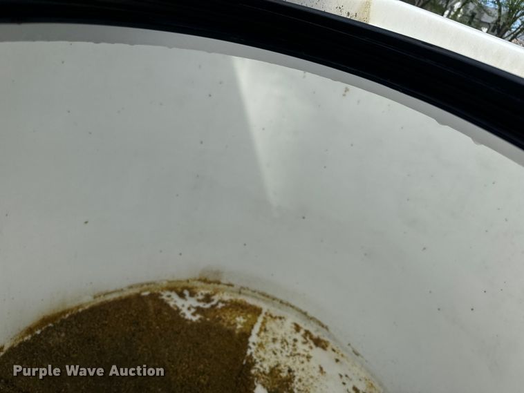 image for item EH5468 Poly tank