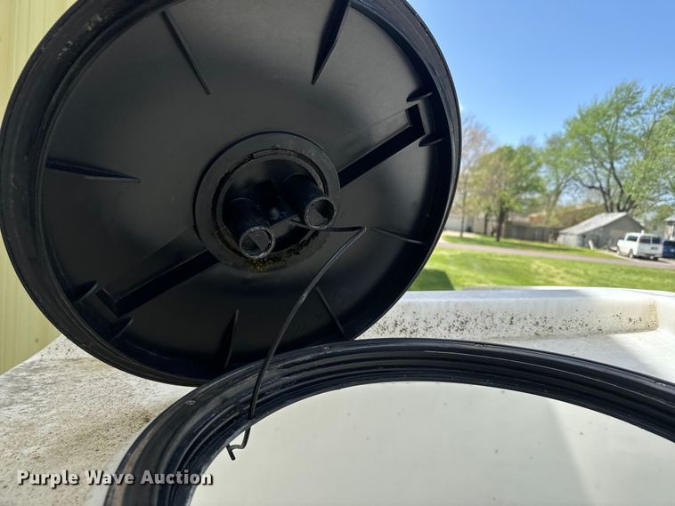 image for item EH5468 Poly tank