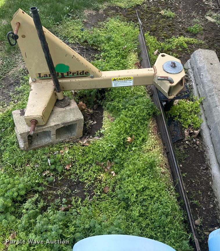 image for item EH5469 Three point attachments