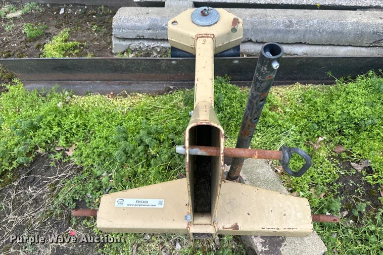 image for item EH5469 Three point attachments