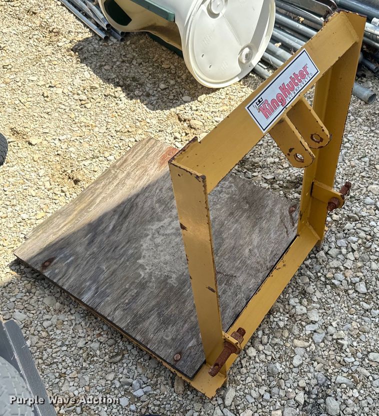 image for item EH5469 Three point attachments