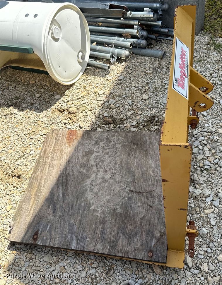 image for item EH5469 Three point attachments