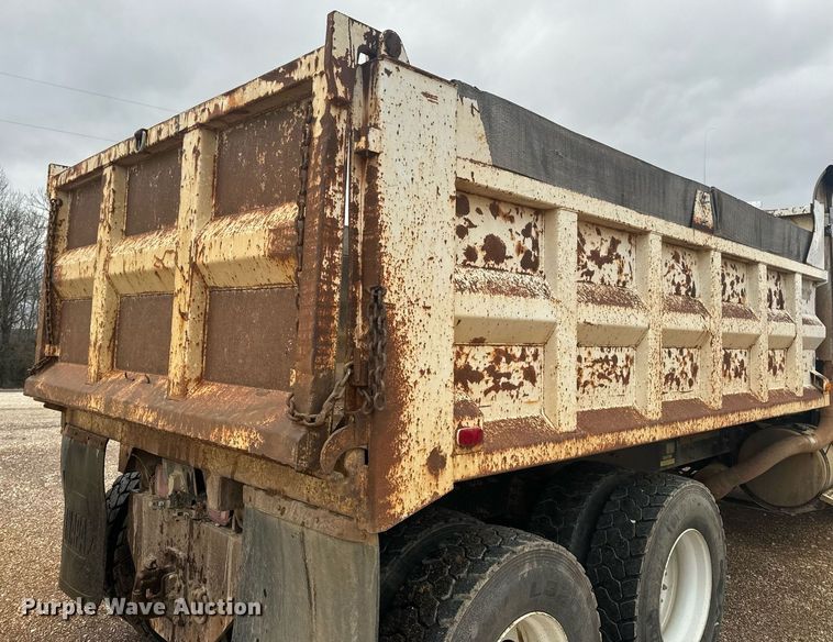image for item EH6621 2000 Sterling  L8511 dump truck