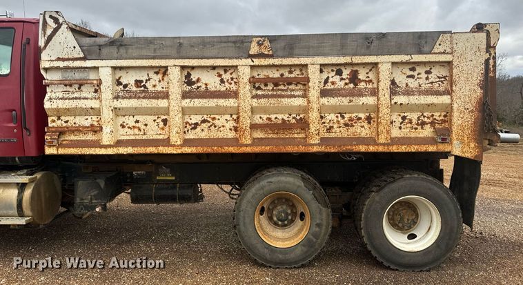 image for item EH6621 2000 Sterling  L8511 dump truck