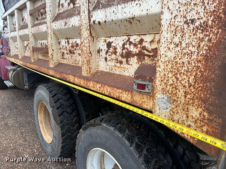 image for item EH6621 2000 Sterling  L8511 dump truck