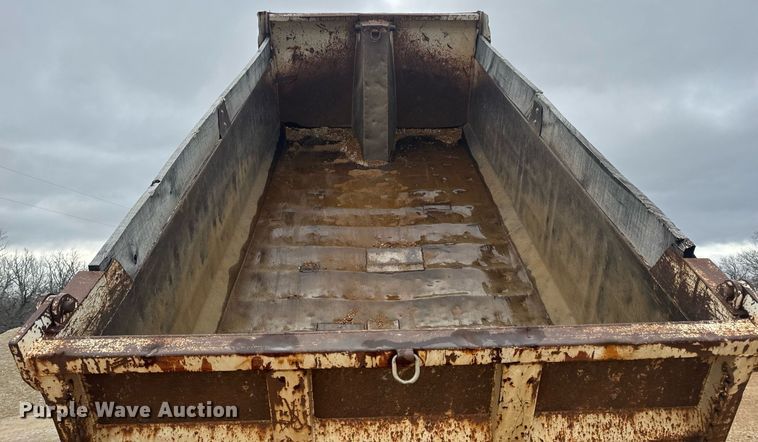 image for item EH6621 2000 Sterling  L8511 dump truck