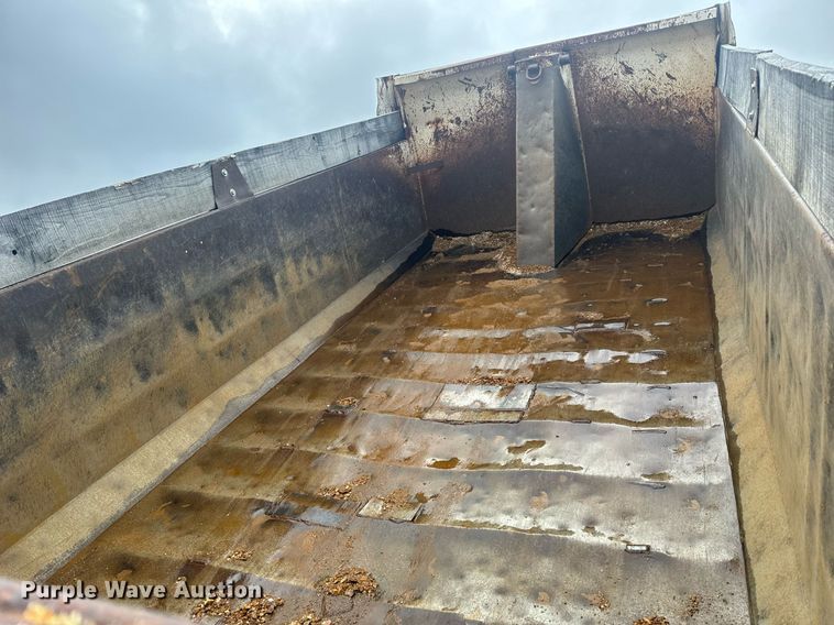 image for item EH6621 2000 Sterling  L8511 dump truck