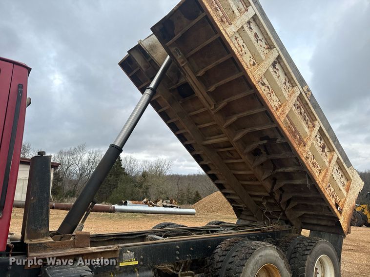 image for item EH6621 2000 Sterling  L8511 dump truck