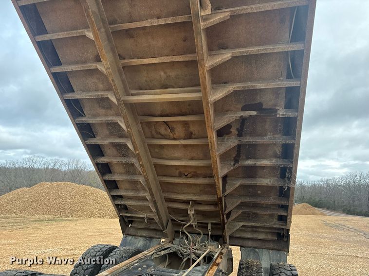 image for item EH6621 2000 Sterling  L8511 dump truck