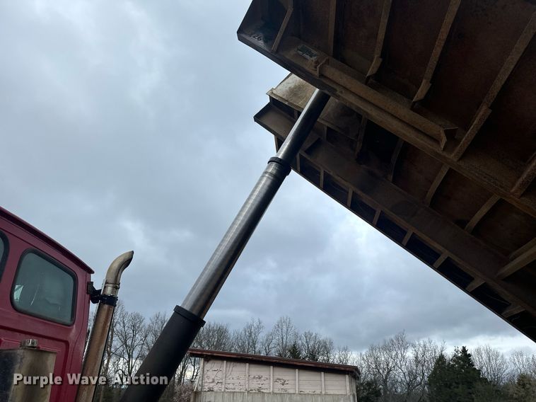 image for item EH6621 2000 Sterling  L8511 dump truck