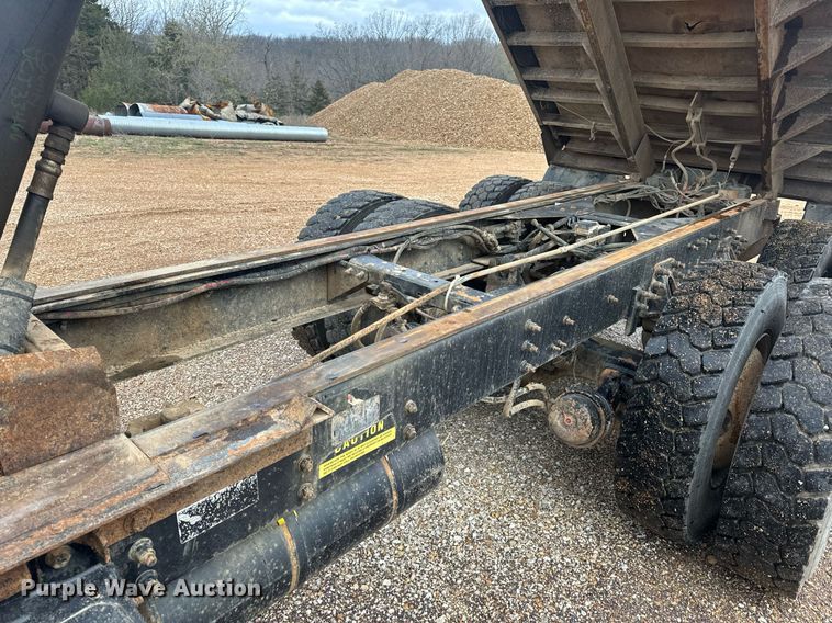 image for item EH6621 2000 Sterling  L8511 dump truck