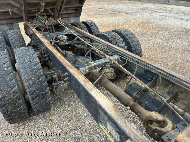 image for item EH6621 2000 Sterling  L8511 dump truck