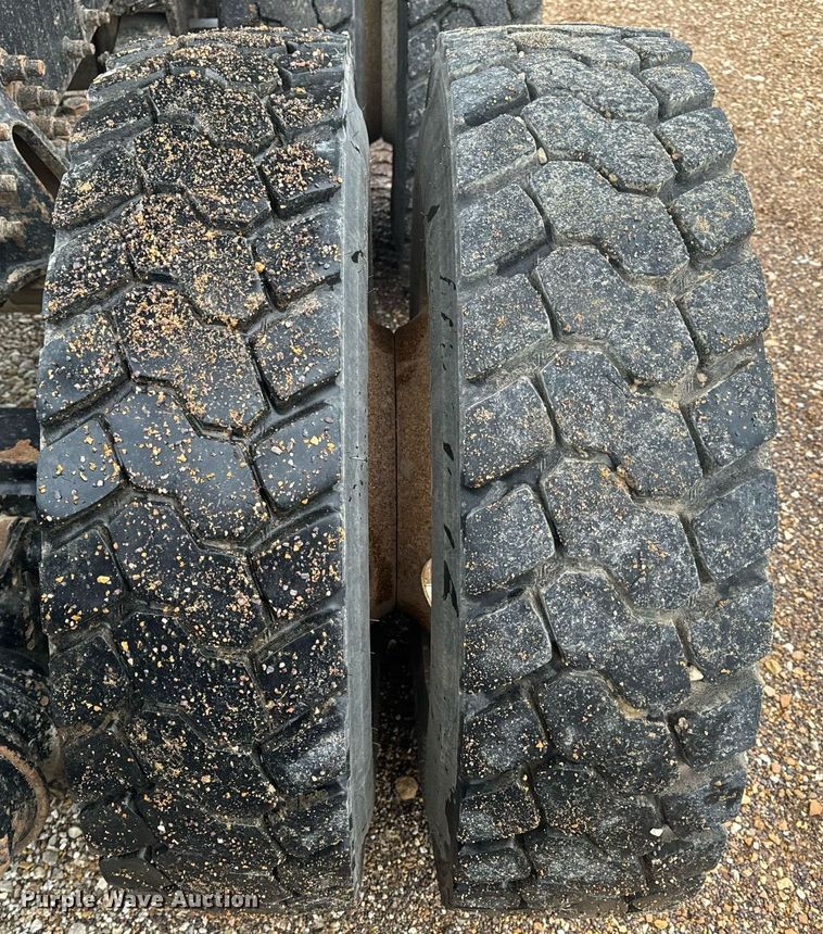 image for item EH6621 2000 Sterling  L8511 dump truck