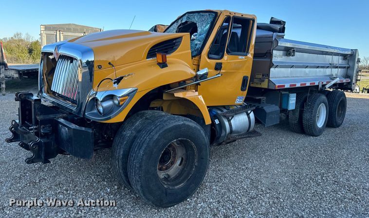 image for item EH6668 2017 International  WorkStar 7500 dump truck