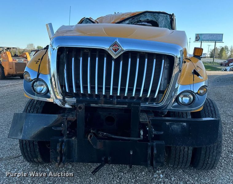 image for item EH6668 2017 International  WorkStar 7500 dump truck