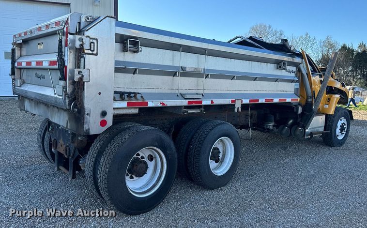 image for item EH6668 2017 International  WorkStar 7500 dump truck