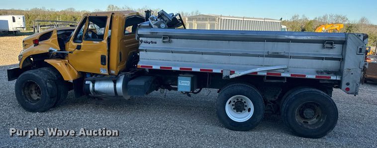 image for item EH6668 2017 International  WorkStar 7500 dump truck