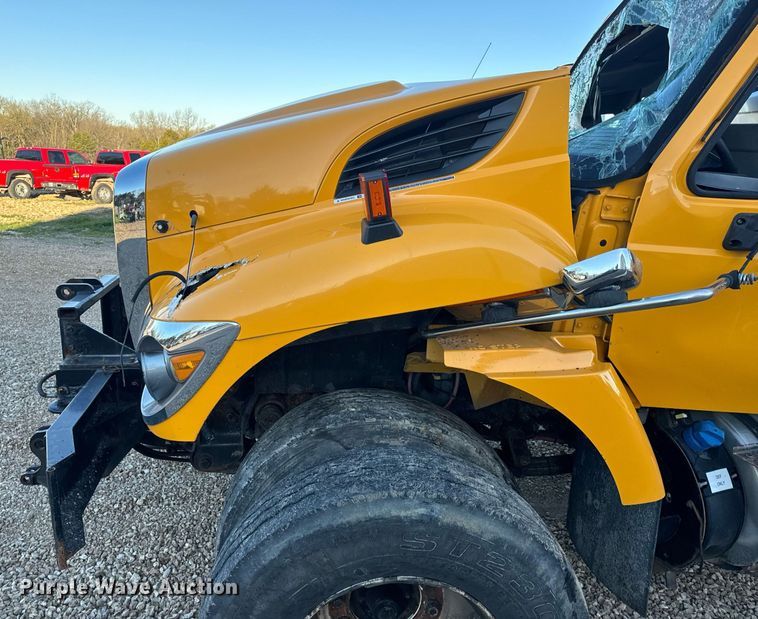 image for item EH6668 2017 International  WorkStar 7500 dump truck