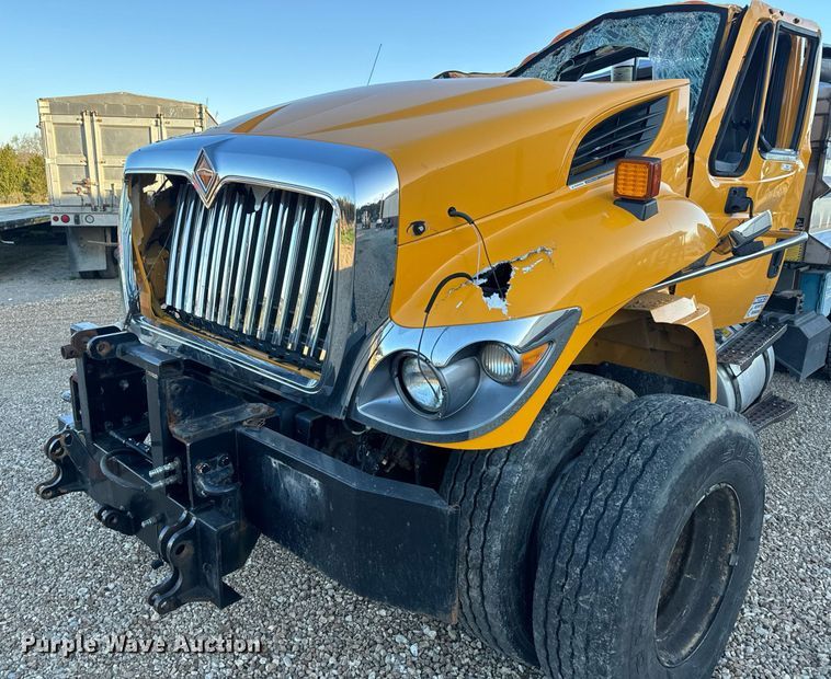 image for item EH6668 2017 International  WorkStar 7500 dump truck