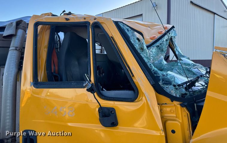 image for item EH6668 2017 International  WorkStar 7500 dump truck