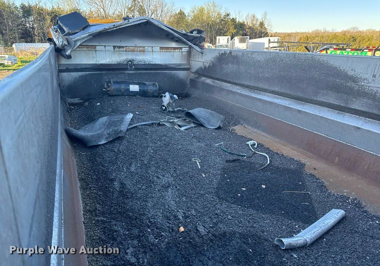 image for item EH6668 2017 International  WorkStar 7500 dump truck