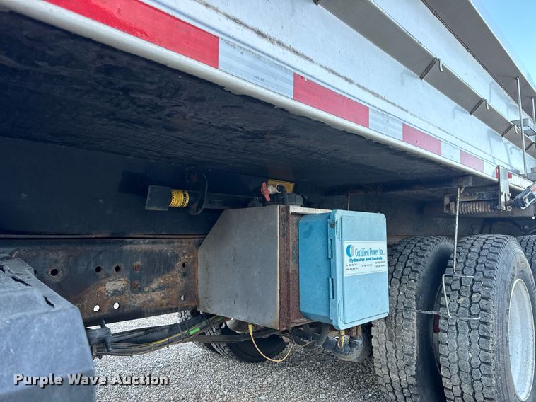 image for item EH6668 2017 International  WorkStar 7500 dump truck