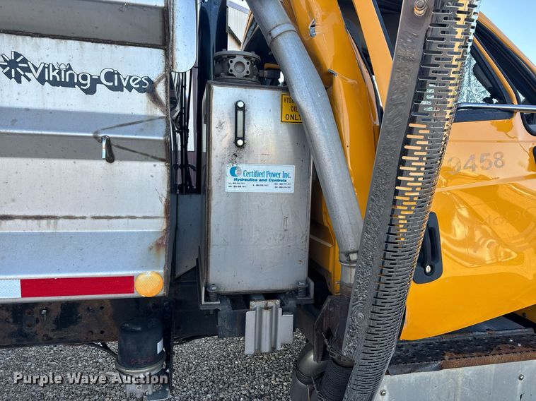 image for item EH6668 2017 International  WorkStar 7500 dump truck