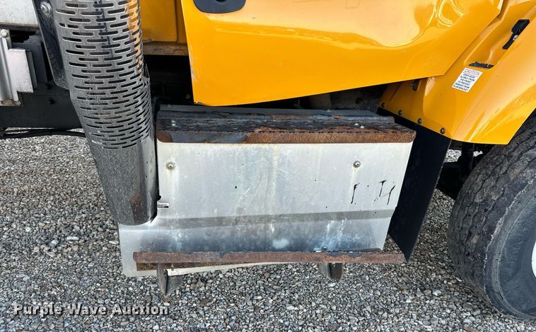 image for item EH6668 2017 International  WorkStar 7500 dump truck