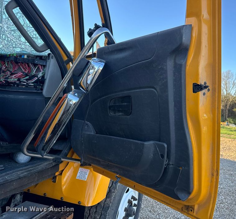 image for item EH6668 2017 International  WorkStar 7500 dump truck