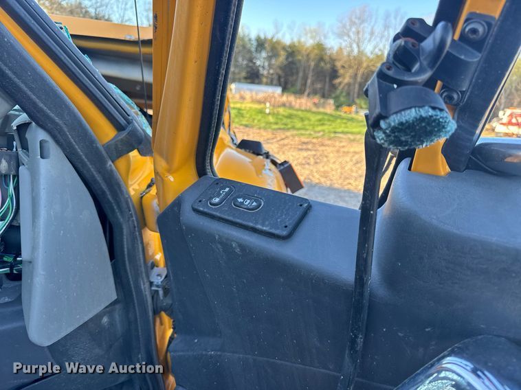 image for item EH6668 2017 International  WorkStar 7500 dump truck