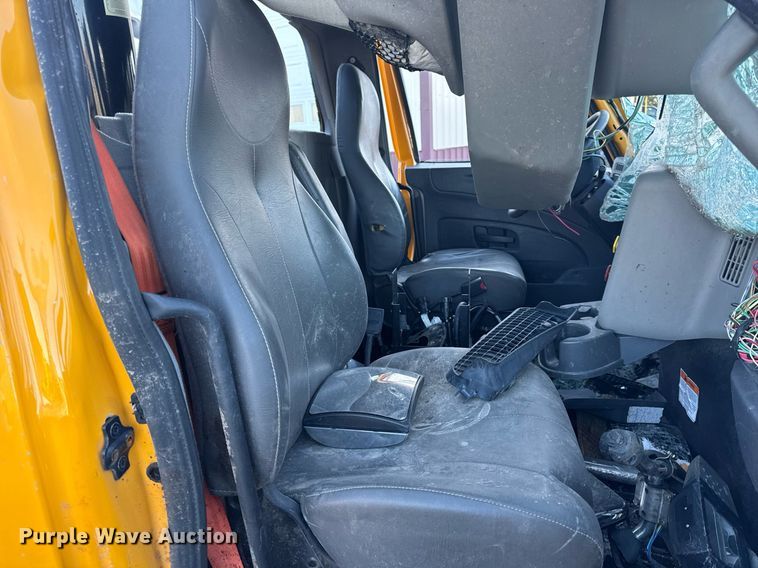 image for item EH6668 2017 International  WorkStar 7500 dump truck