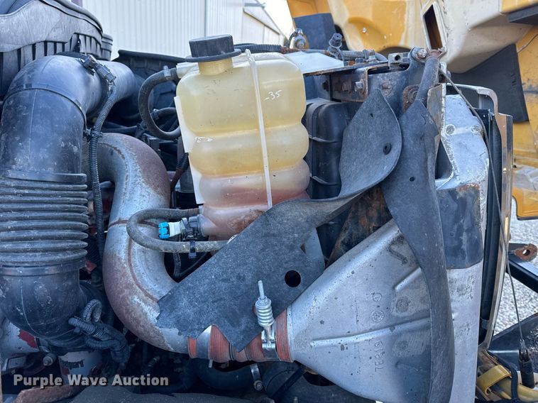 image for item EH6668 2017 International  WorkStar 7500 dump truck