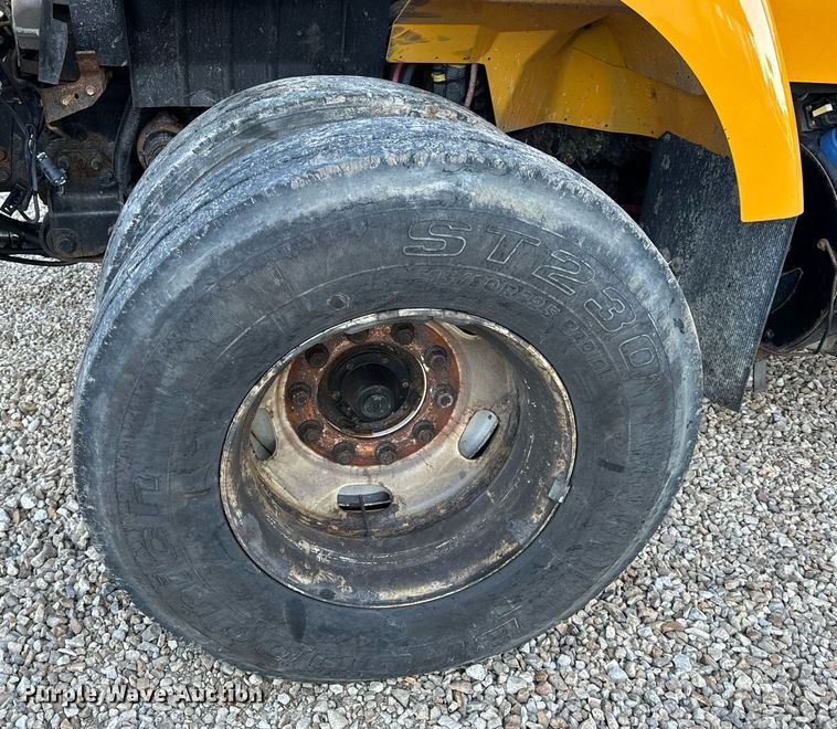 image for item EH6668 2017 International  WorkStar 7500 dump truck