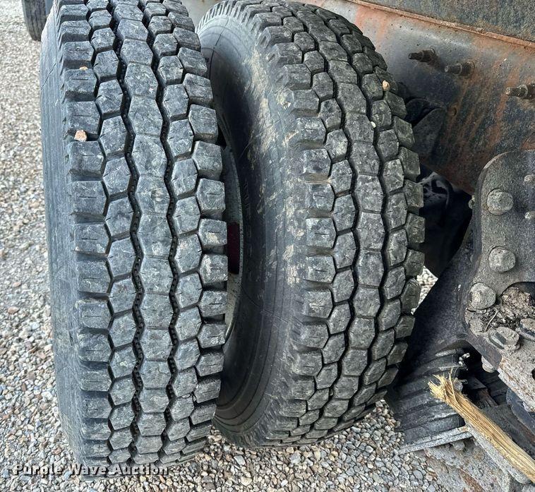 image for item EH6668 2017 International  WorkStar 7500 dump truck