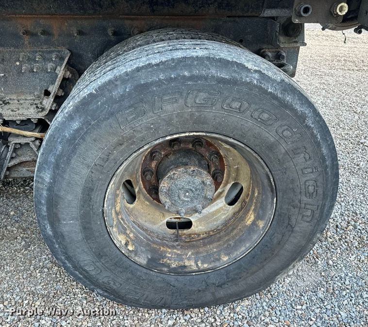 image for item EH6668 2017 International  WorkStar 7500 dump truck