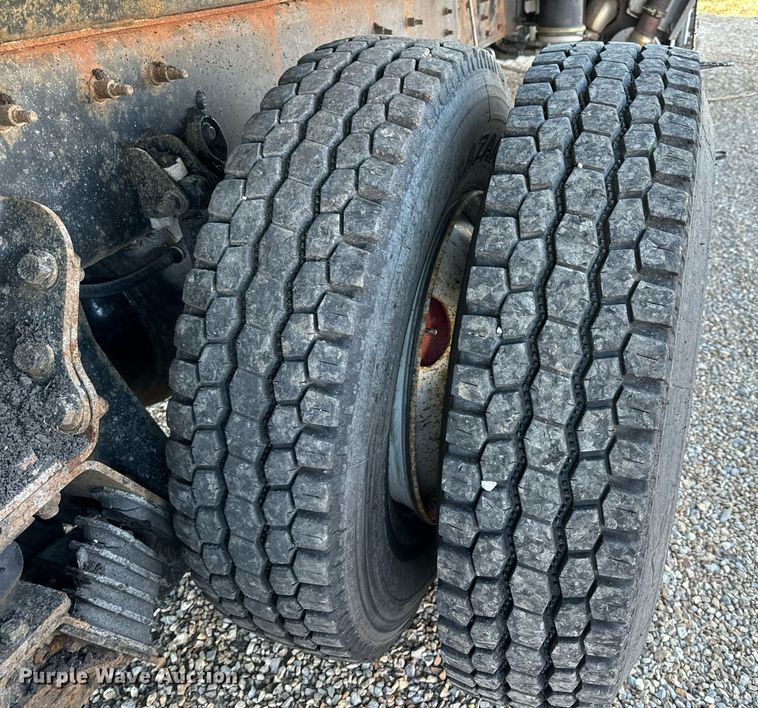 image for item EH6668 2017 International  WorkStar 7500 dump truck